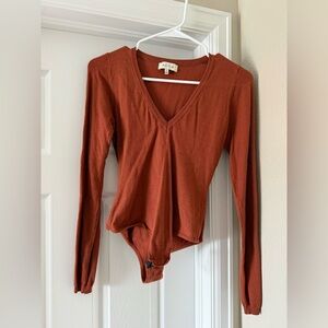 Women's V-Neck Top - Rusty Pink